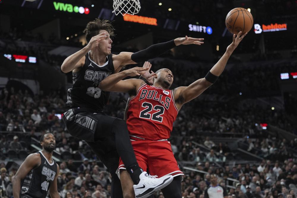 帕斯在中场 帕斯在中场