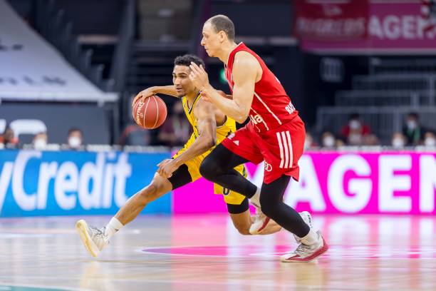 俱乐部争相 俱乐部争相